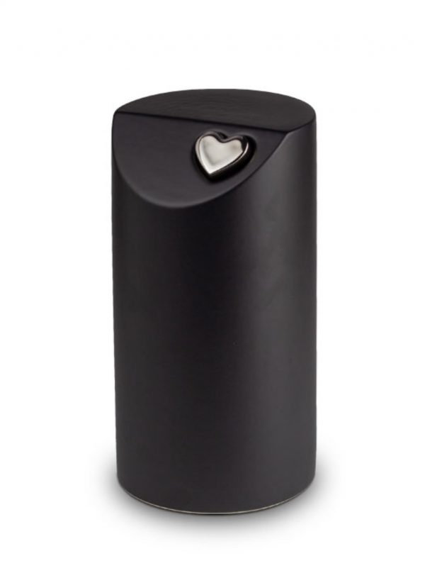 Keramische Urn met Hart in zwart of wit